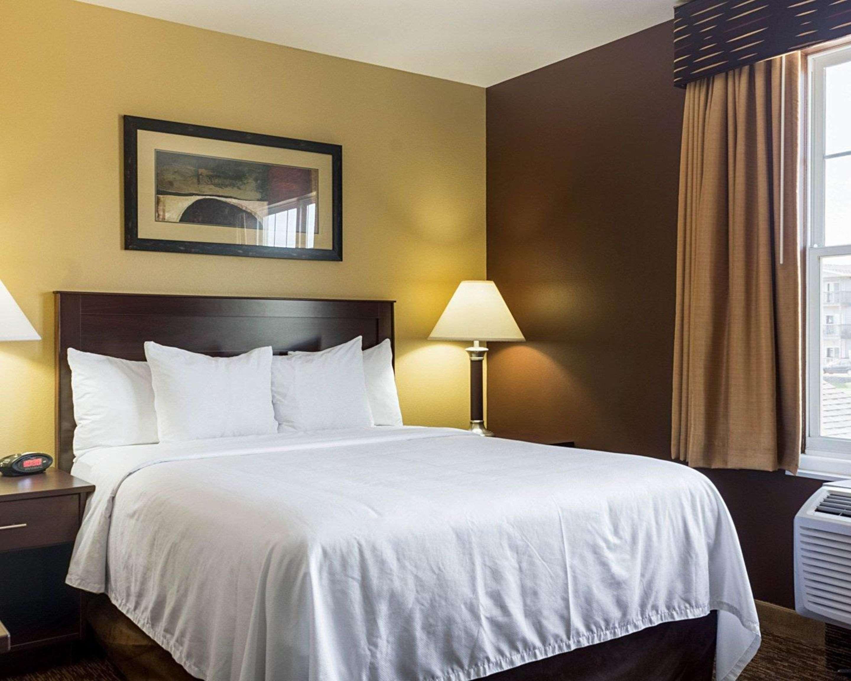 Mainstay Suites Minot Exterior foto
